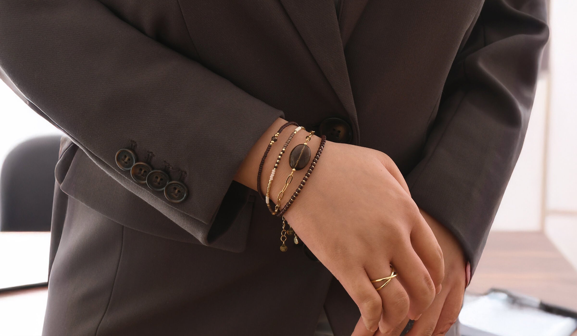 Header bruin 2