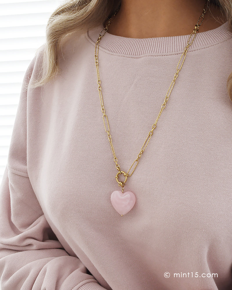Luxe schakelketting met roze hart bedel