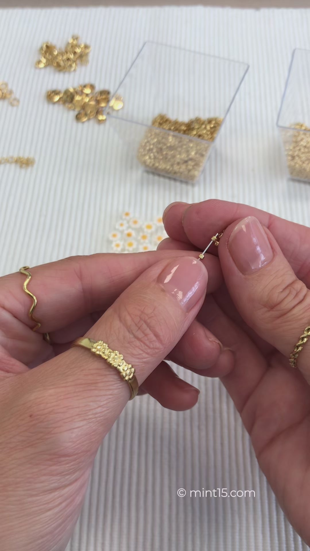 Making of Daisy Bracelet